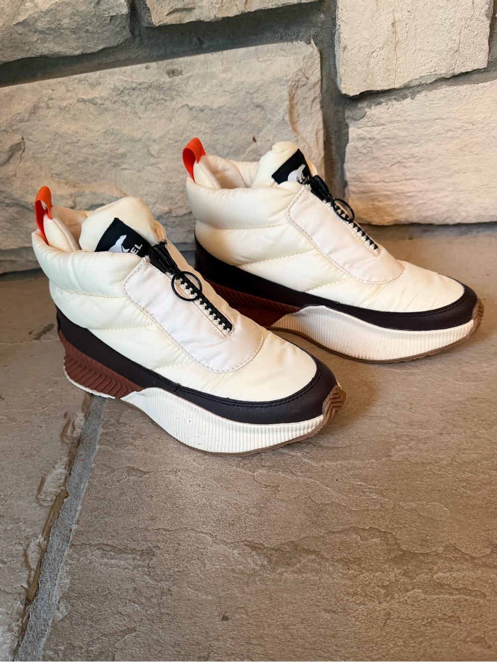 SOREL OUT AND ABOUT III, SZ 7